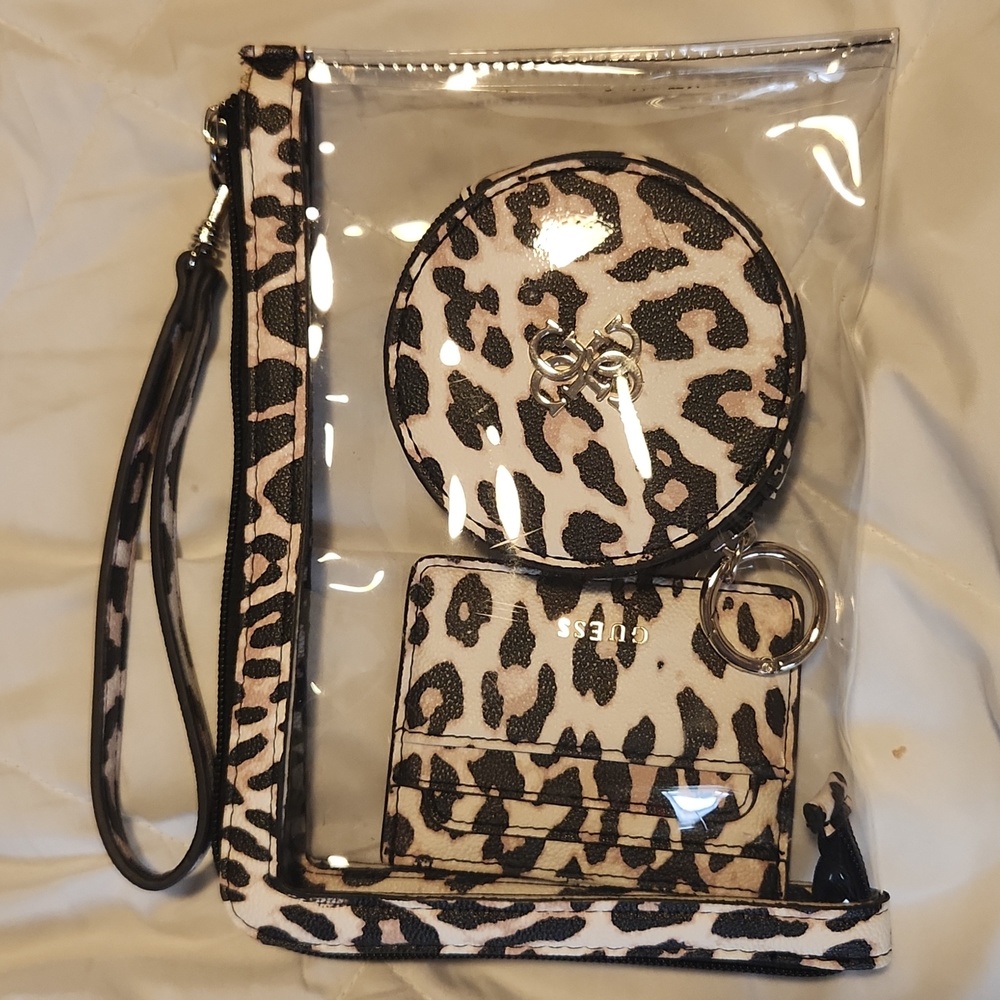 Guess 3 in 1 Wristlet,Leopard